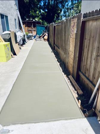 Long side-yard walkway pour